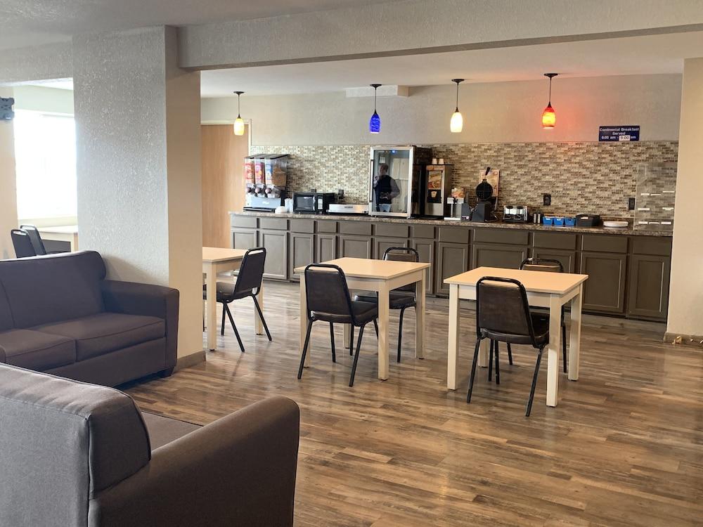 Microtel Inn & Suites By Wyndham Fond Du Lac Exterior foto