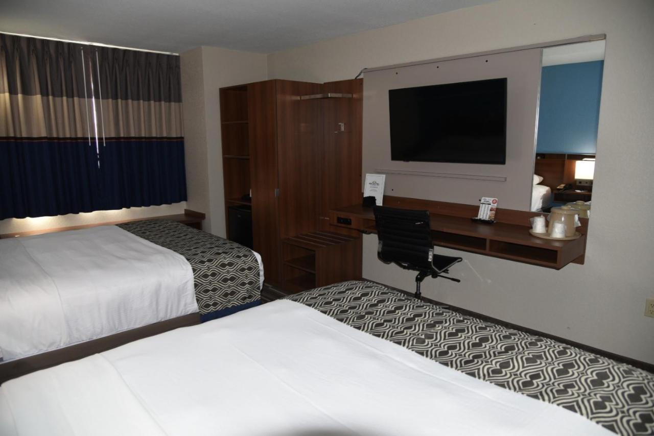 Microtel Inn & Suites By Wyndham Fond Du Lac Exterior foto